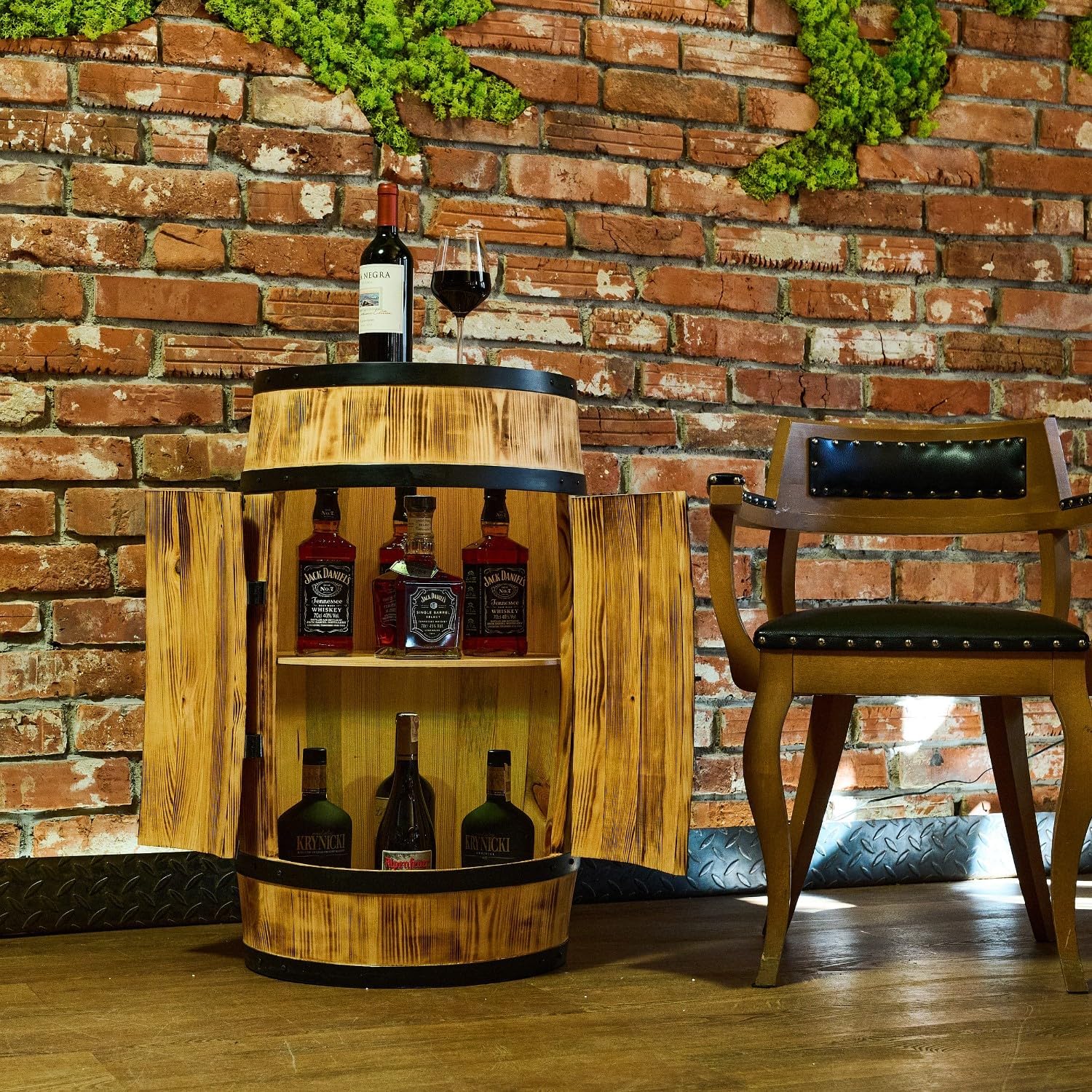 CREATIVE COOPER Tonneau à vin Table haute avec porte et LED RVB - Armoire à alcool Étagère à bouteilles en bois - Tonneau en bois - Mobilier tonneau - Bois de conifère - Étagère à vin - Bar à vin – Image 6