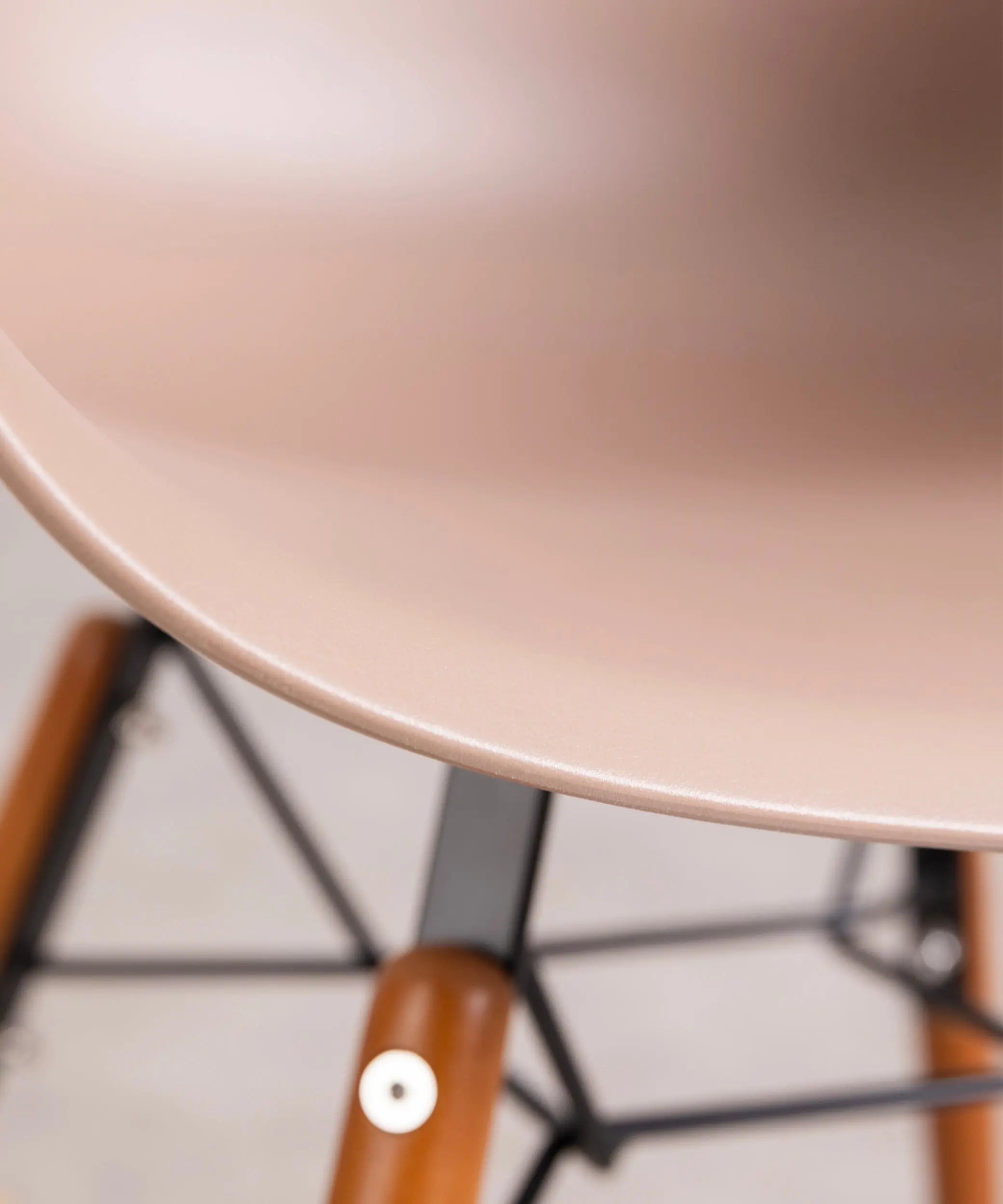 Silla de Polipropileno y Madera Elon Arms – Image 46
