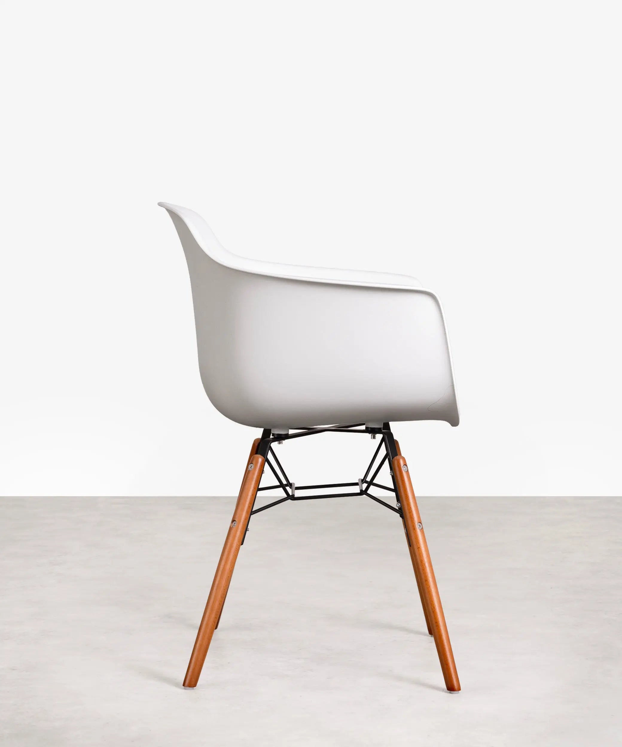 Silla de Polipropileno y Madera Elon Arms – Image 24