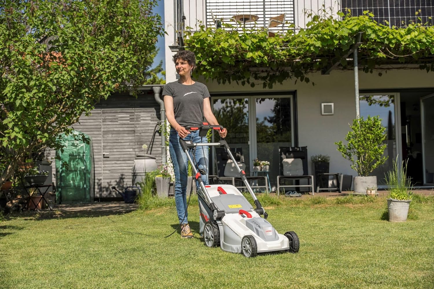 IKRA Tondeuse électrique IERM 2043 T, 2000W, Hauteur de Coupe 30-75mm, Largeur de Coupe 43cm, Lame de Rechange & kit Mulching Incluse – Image 8