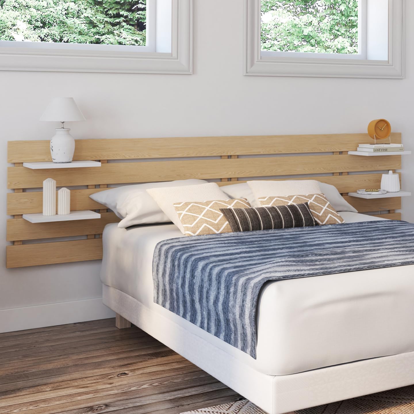 IDMarket - Tête de lit Suspendue 5 Larges Lattes Nina 240 cm Bois Clair et étagères Blanches – Image 2
