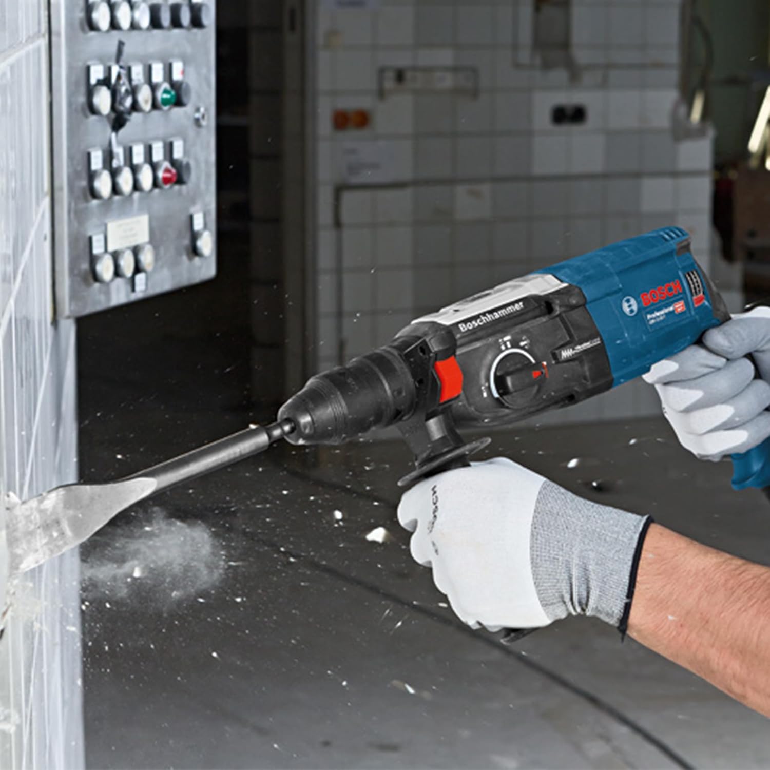 Bosch Professional perforateur GBH 2-28 F (puissance 880 W, diamètre de perçage max. dans le béton : 28 mm, avec set 6 pièces de perçage-burinage, SDS plus, L-Case) – Image 5
