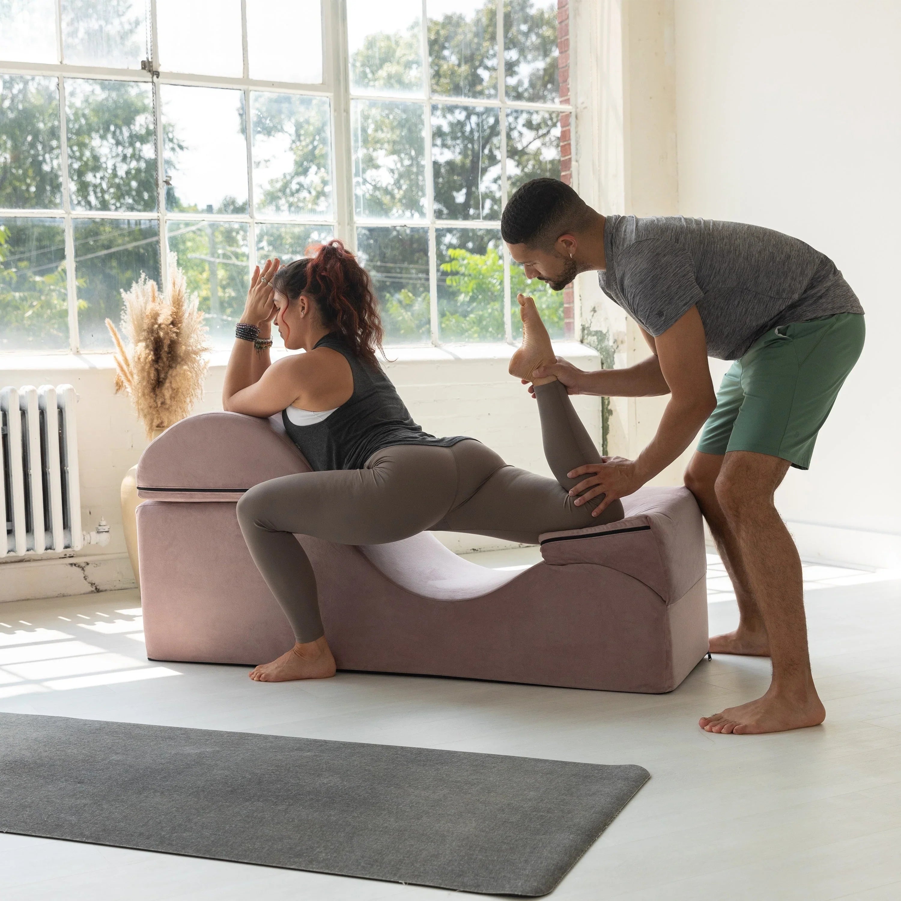 Avana Kami Convertible Chaise / Yoga & Massage - 2-In-1 Ottoman with Concealed Fold Out Yoga Lounge Chair, Microvelvet - N/A – Image 28