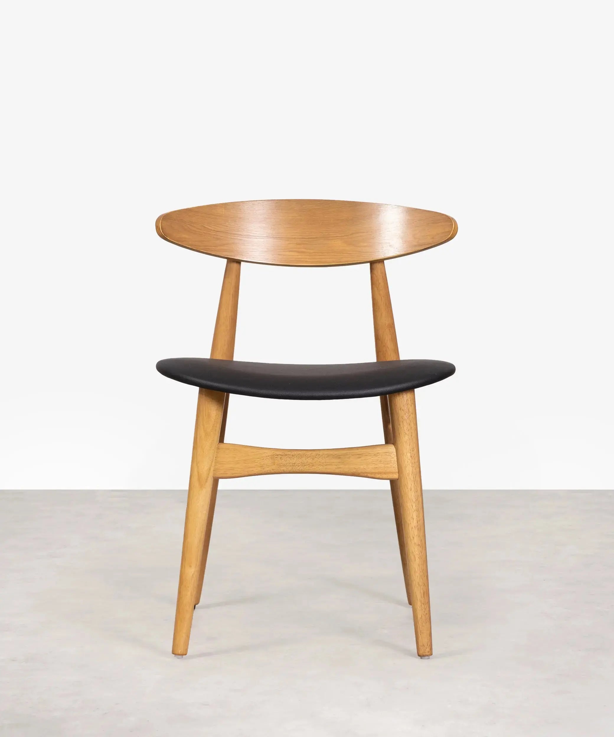 Silla de Comedor en Madera Acolchada Kyoto – Image 7