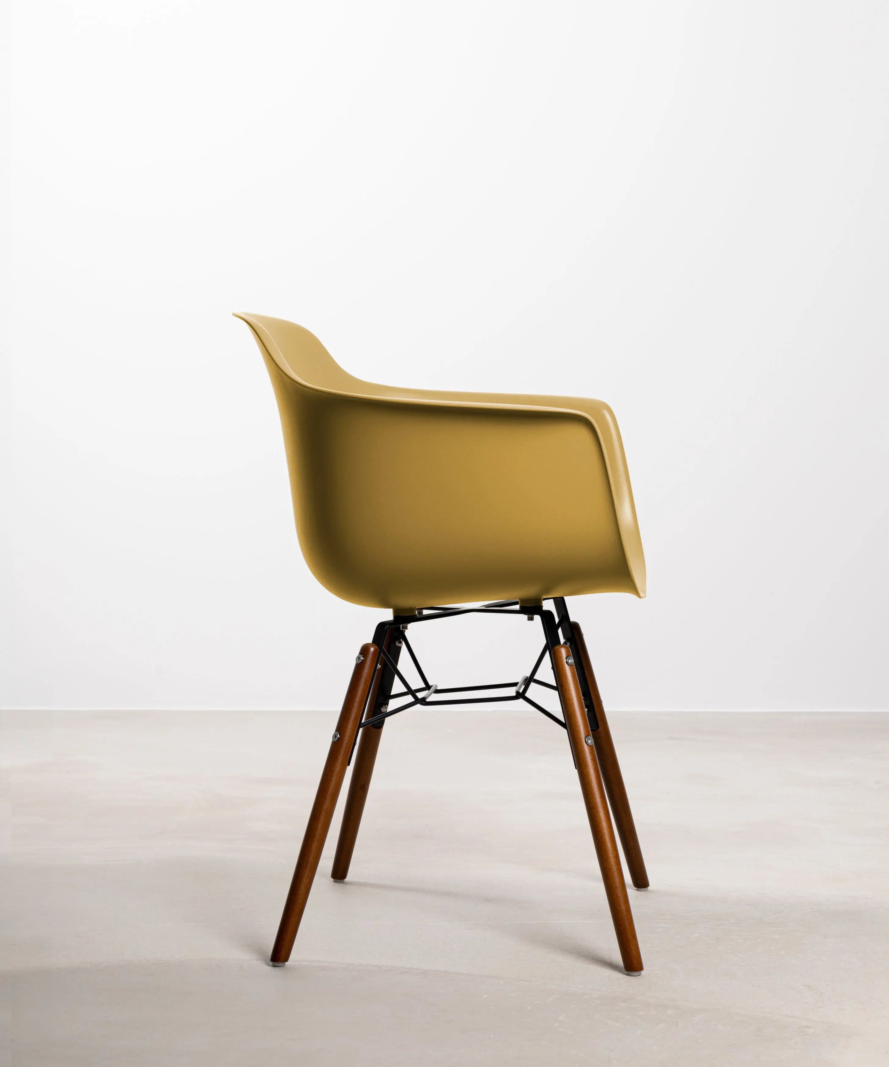 Silla de Polipropileno y Madera Elon Arms – Image 52