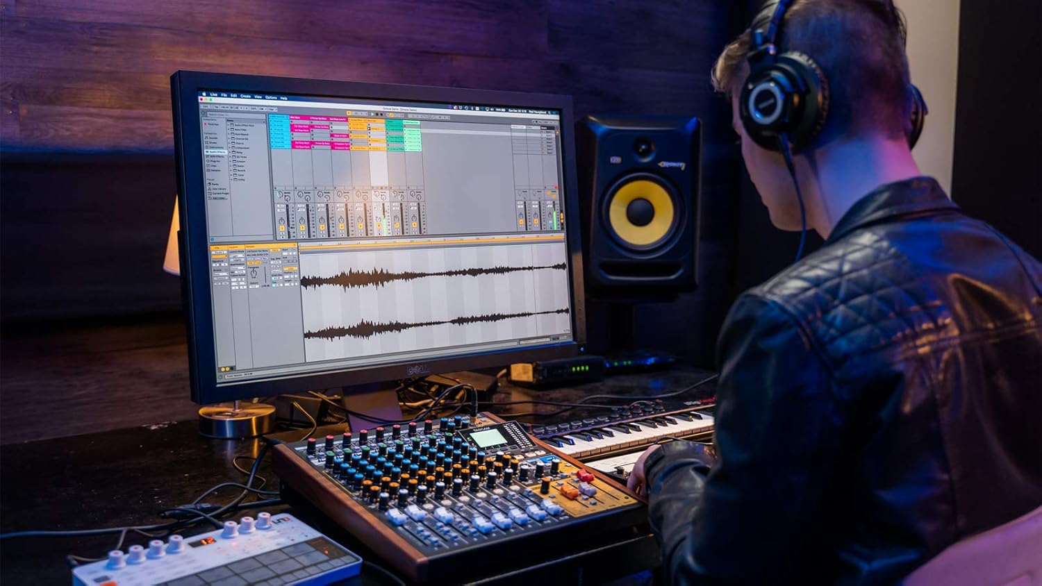 Tascam Model 12 Table de mixage analogique – Image 2