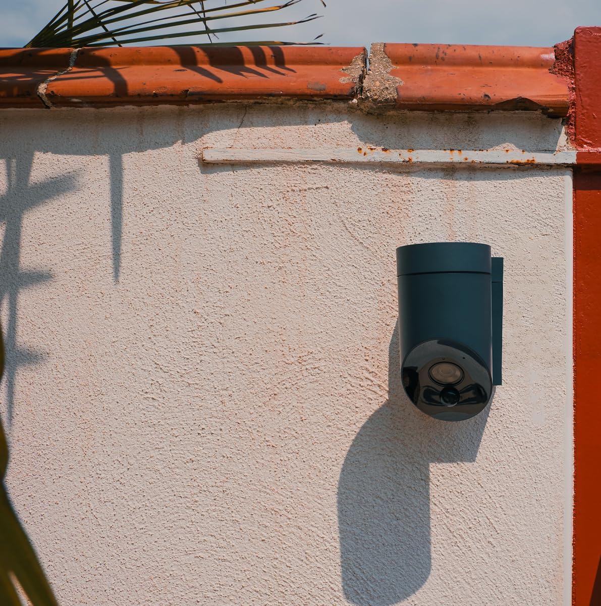somfy 1875326 - Outdoor Camera 2 Grise, Caméras avec détection de Mouvement Intelligente, Sirène intégrée de 110 DB, Branchement Possible sur Un luminaire existant, Images Full HD 1080p – Image 4
