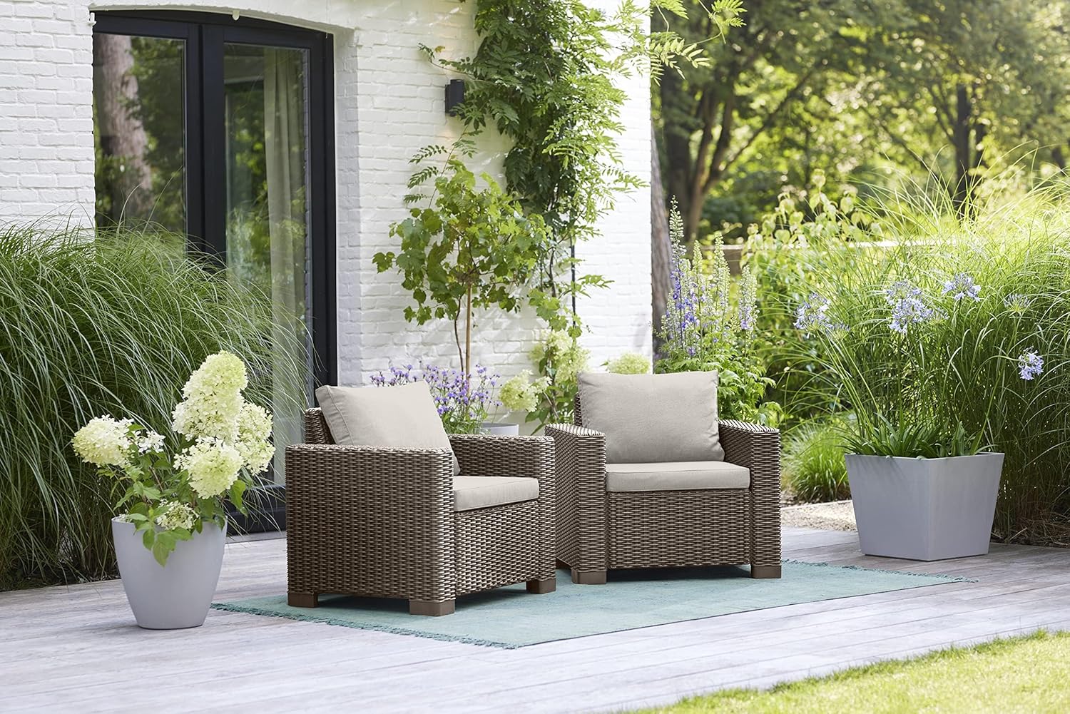 Allibert by Keter California Lot de 2 fauteuils Salon de Jardin avec Coussins d'assise et de Dossier, en Plastique, Aspect rotin, Couleur Cappuccino/Sable, 83 x 68 x 72 cm – Image 2
