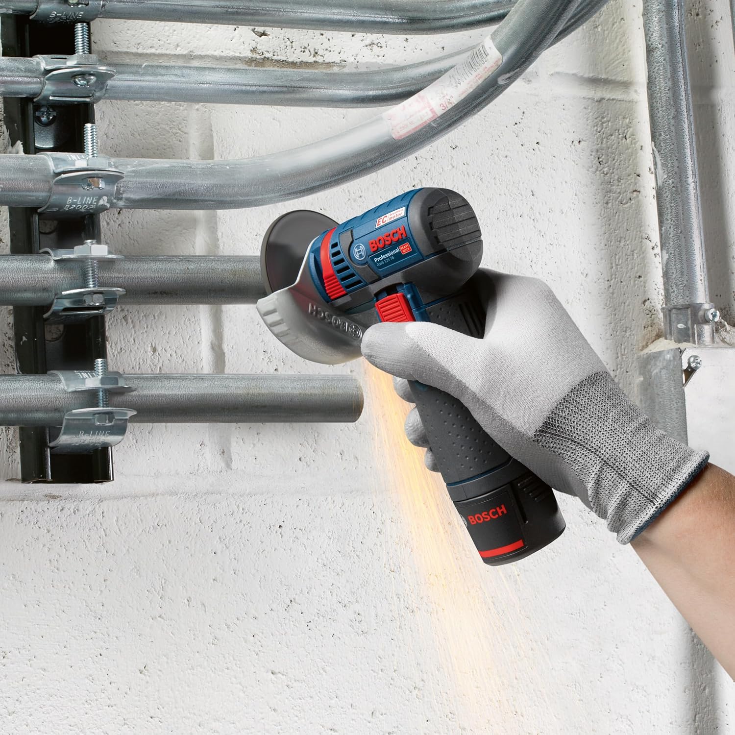 Bosch Professional 12V System meuleuse angulaire sans-fil GWS 12V-76 (avec 2 batteries de 2,0 Ah, set disques à tronçonner/meules à ébarber 5 pièces, sacoche) – Image 3