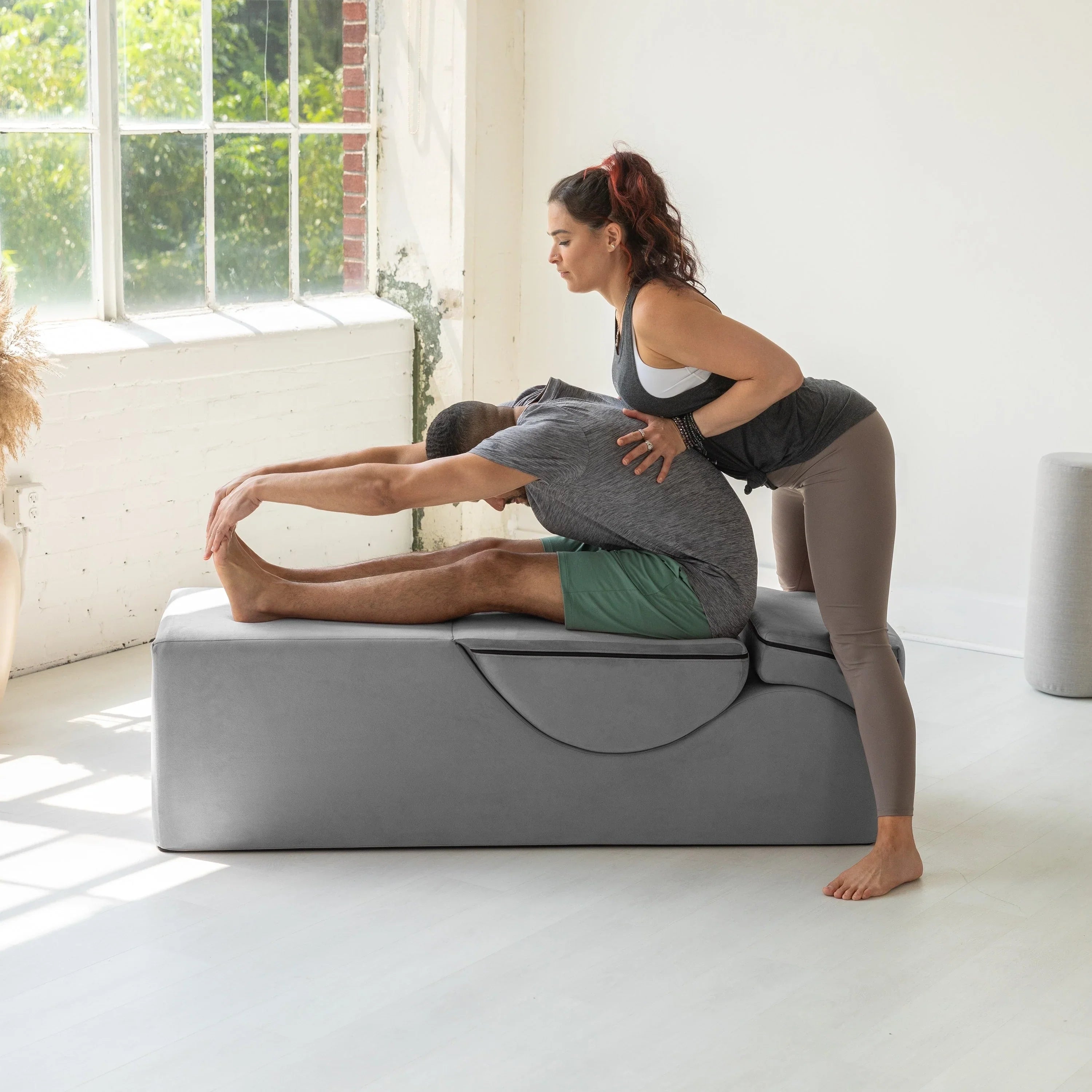 Avana Kami Convertible Chaise / Yoga & Massage - 2-In-1 Ottoman with Concealed Fold Out Yoga Lounge Chair, Microvelvet - N/A – Image 18