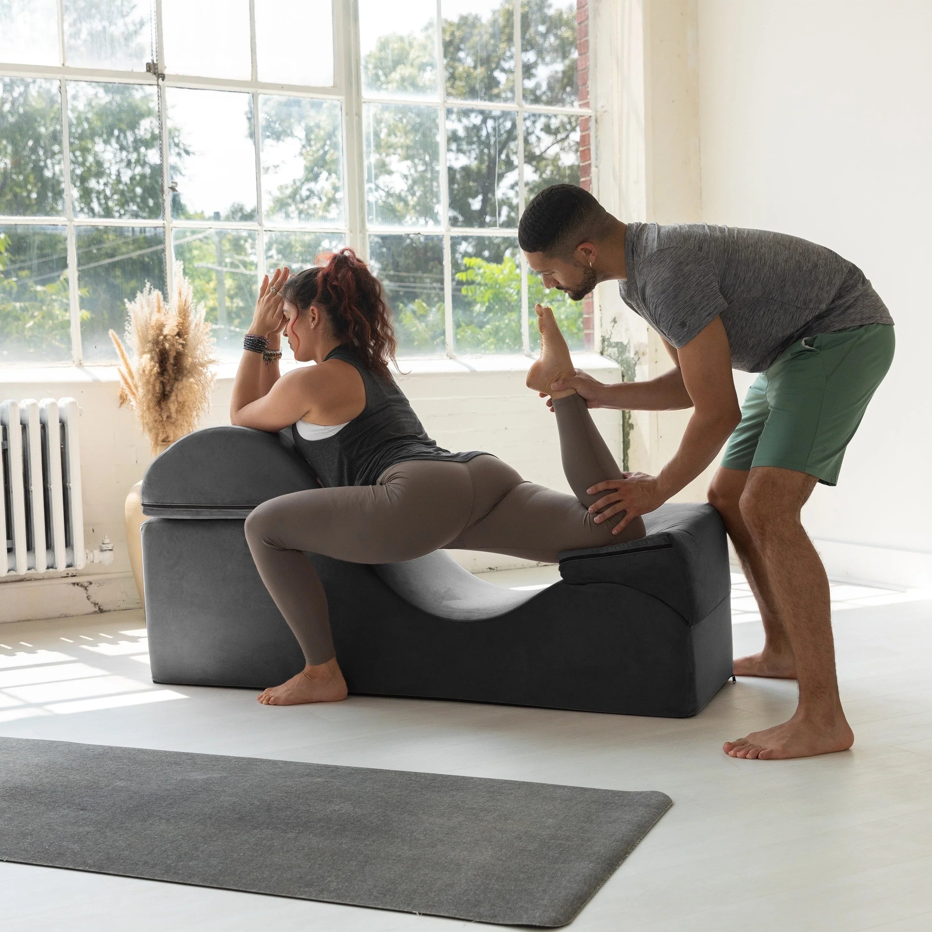 Avana Kami Convertible Chaise / Yoga & Massage - 2-In-1 Ottoman with Concealed Fold Out Yoga Lounge Chair, Microvelvet - N/A – Image 7