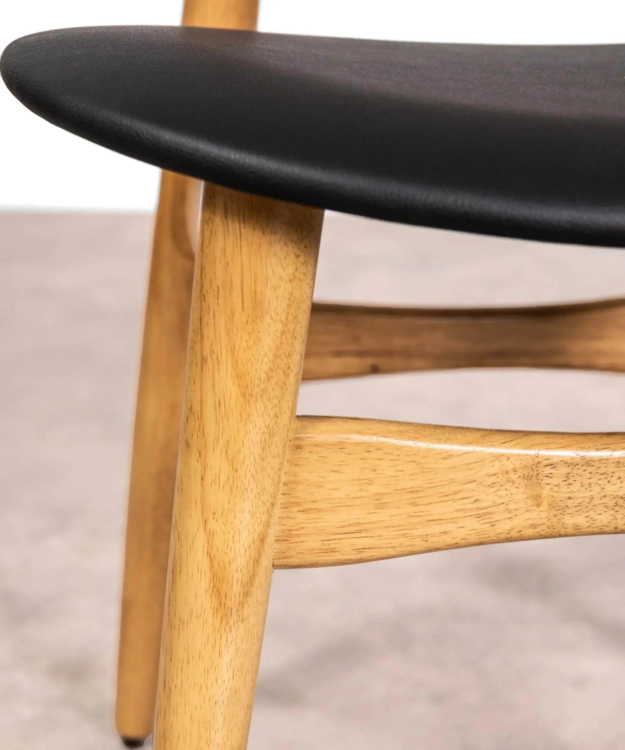 Silla de Comedor en Madera Acolchada Kyoto – Image 10