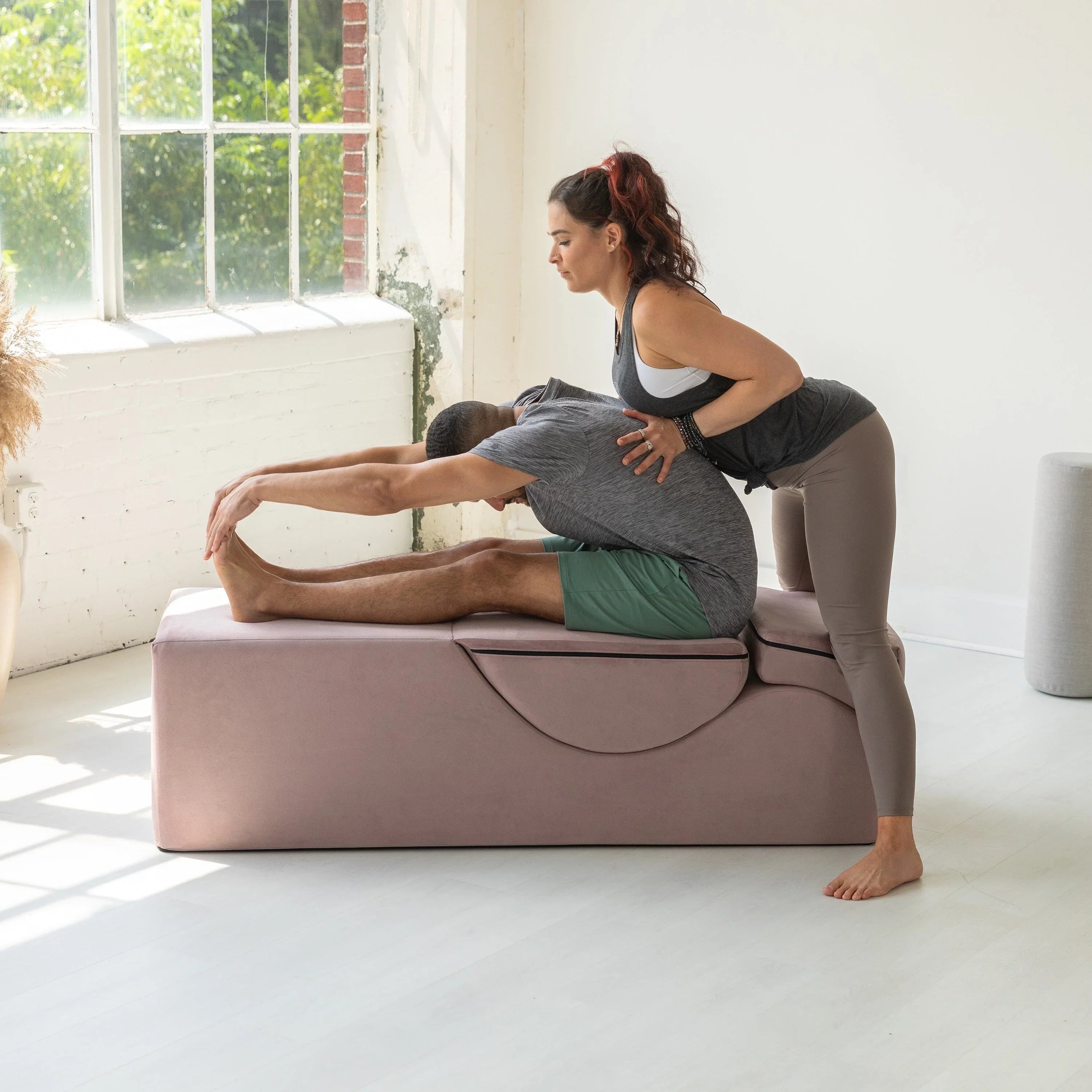 Avana Kami Convertible Chaise / Yoga & Massage - 2-In-1 Ottoman with Concealed Fold Out Yoga Lounge Chair, Microvelvet - N/A – Image 32