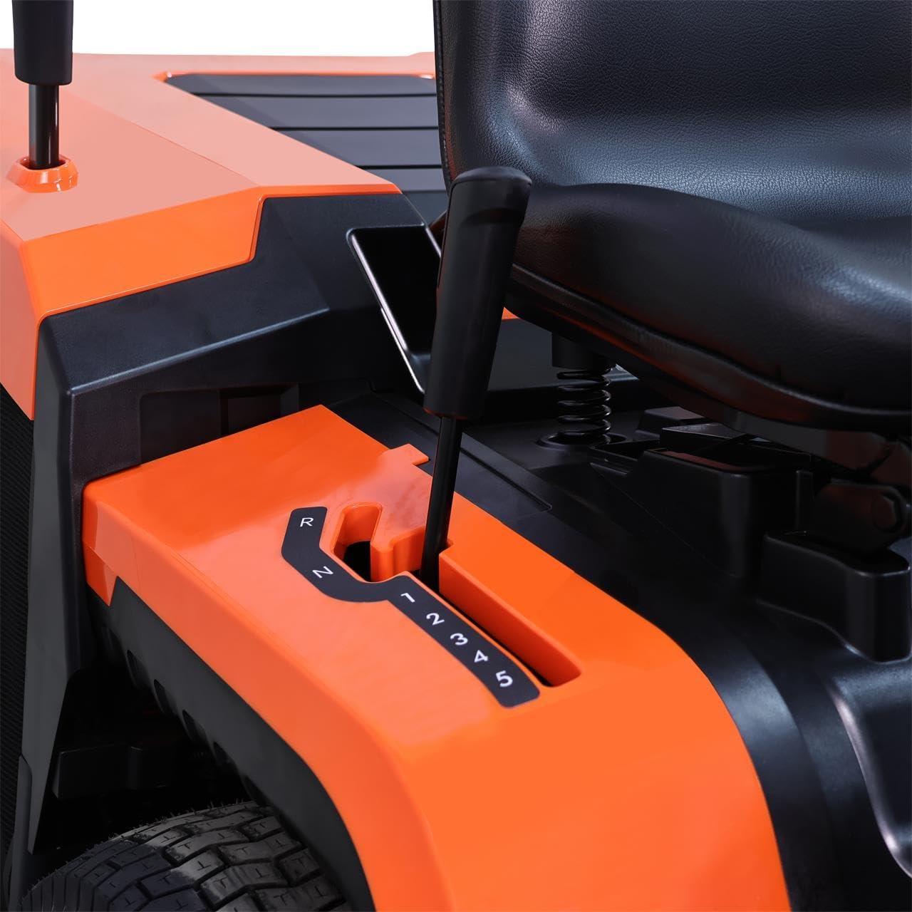 FUXTEC Tondeuse autoportée FX-RMT84M - Tondeuse autoportée à Essence avec Largeur de Coupe 83 cm - Moteur 8,8 KW 432 cm³ - 6 hauteurs réglables - bac 280 L - Marche arrière RMO - boîte Manuelle 5+1 – Image 7