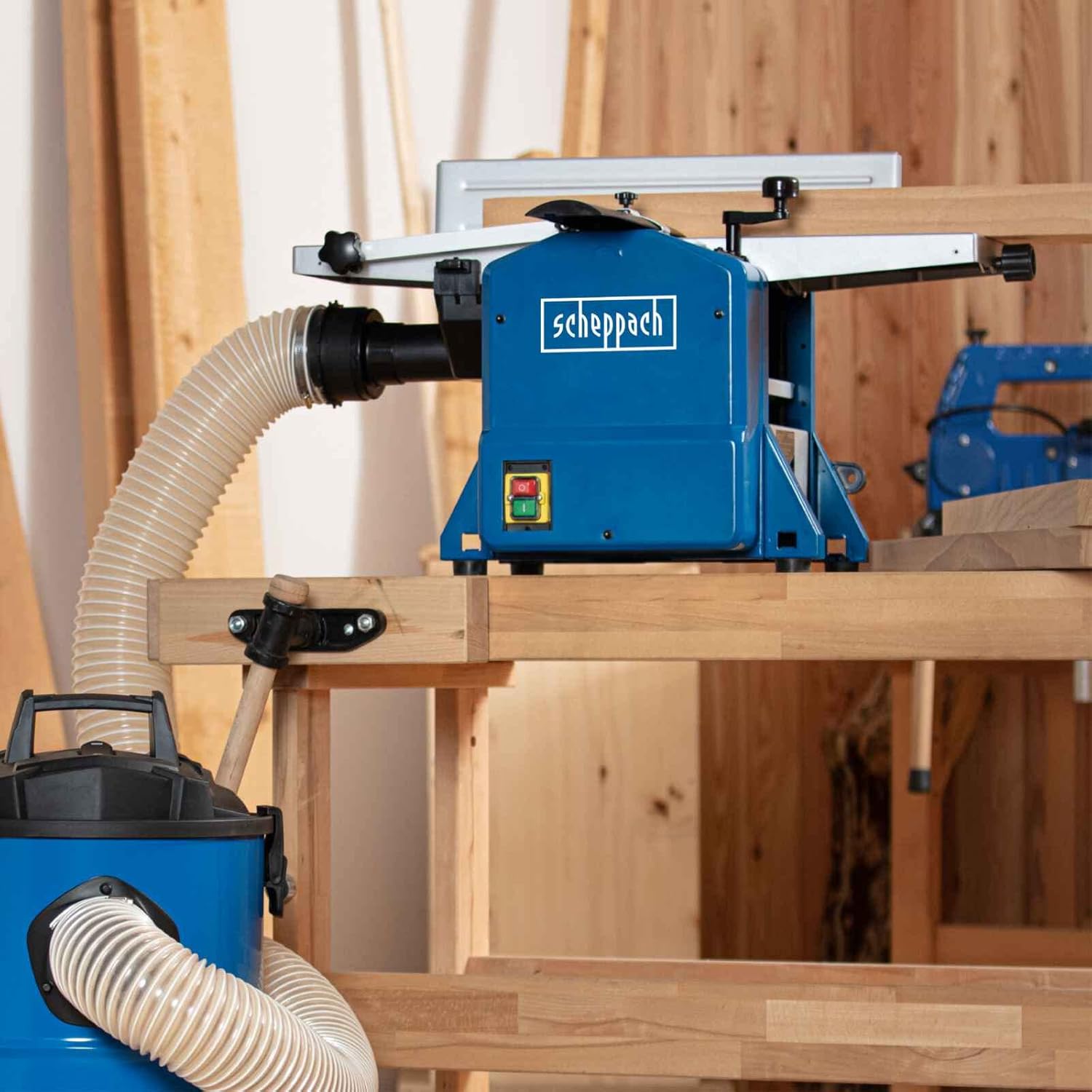 Scheppach Raboteuse & Dégauchisseuse compacte HMS850 | Puissance 1250W | 2 fers en acier rapide | Largeur de rabotage 204mm | Hauteur de passage 120mm | Régime de l'arbre 8500-1min – Image 2