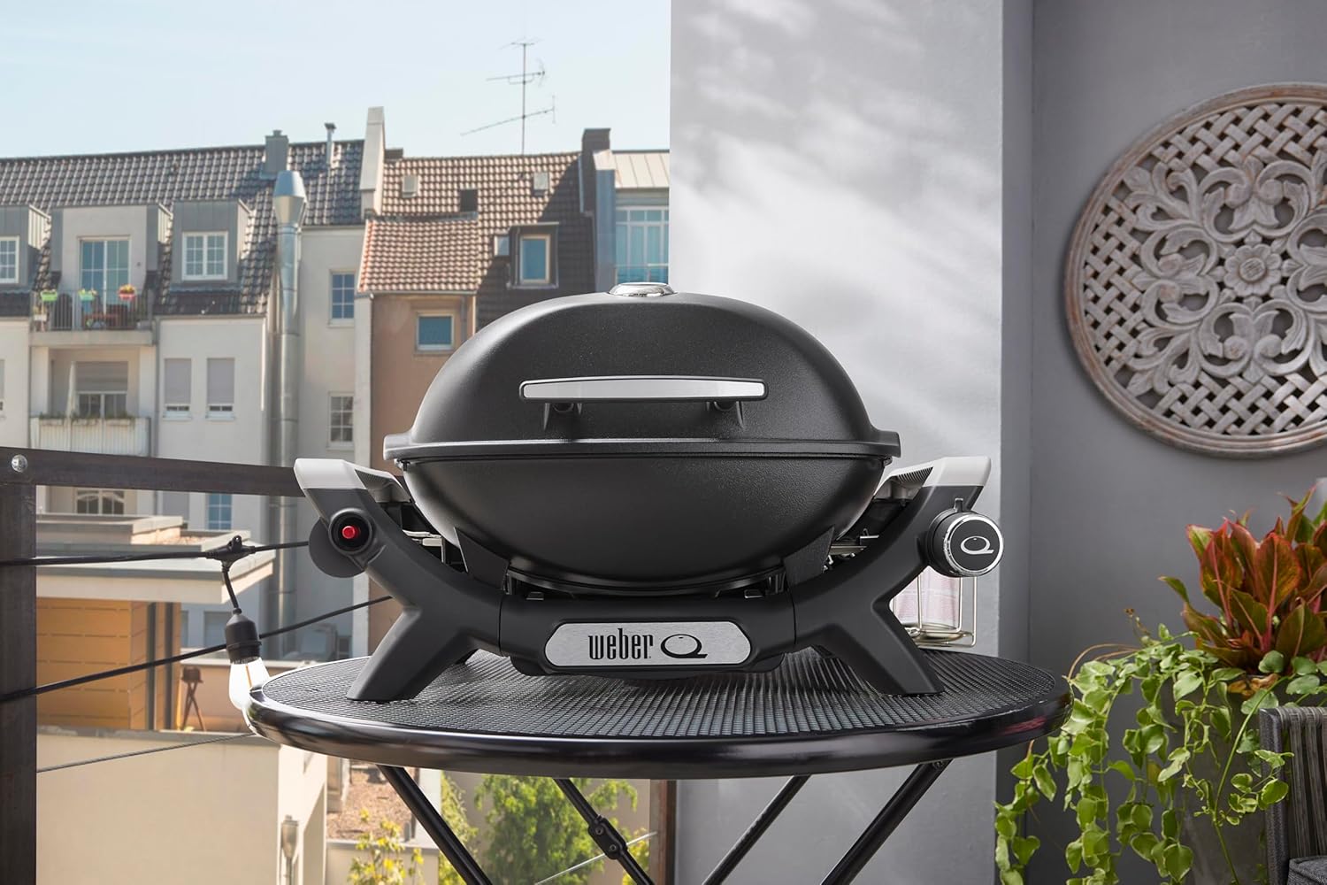 Weber Barbecue à gaz Q 1100N / Barbecue portable léger pour camping, patios et balcons avec brûleur haute efficacité, grilles en fonte émaillée et allumage électronique, noir – Image 10