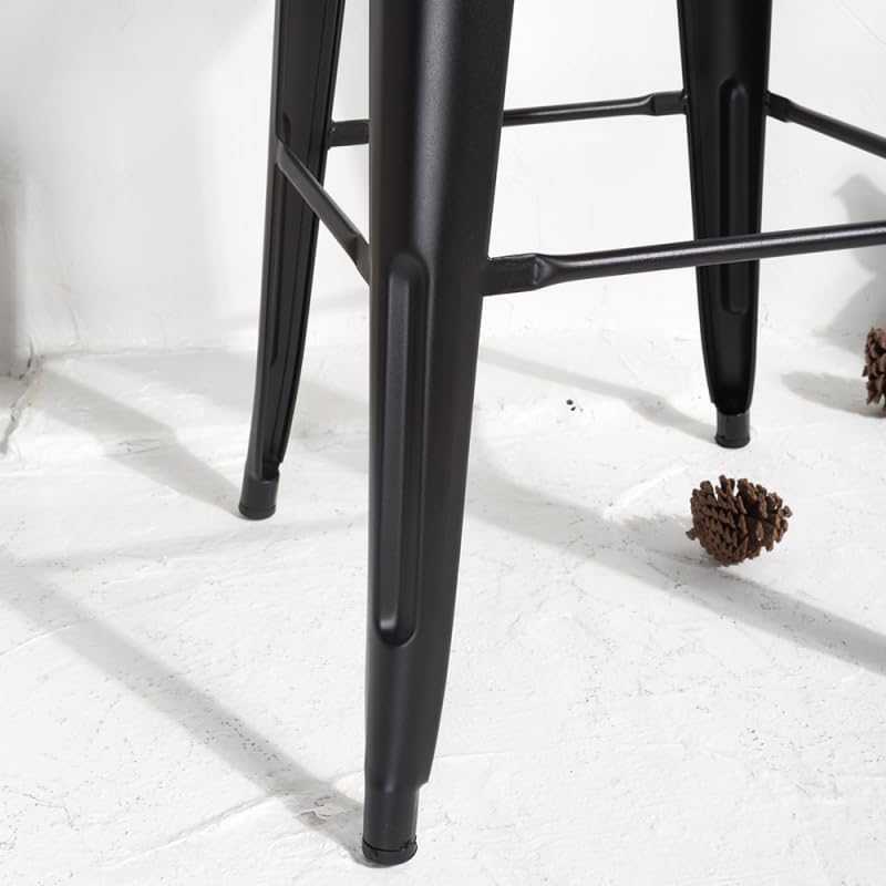 Kosmi Lot de 4 tabourets de Bar en métal Noir Mat Style Industriel avec Dossier et Assise en Bois Clair - Hauteur 66cm – Image 9