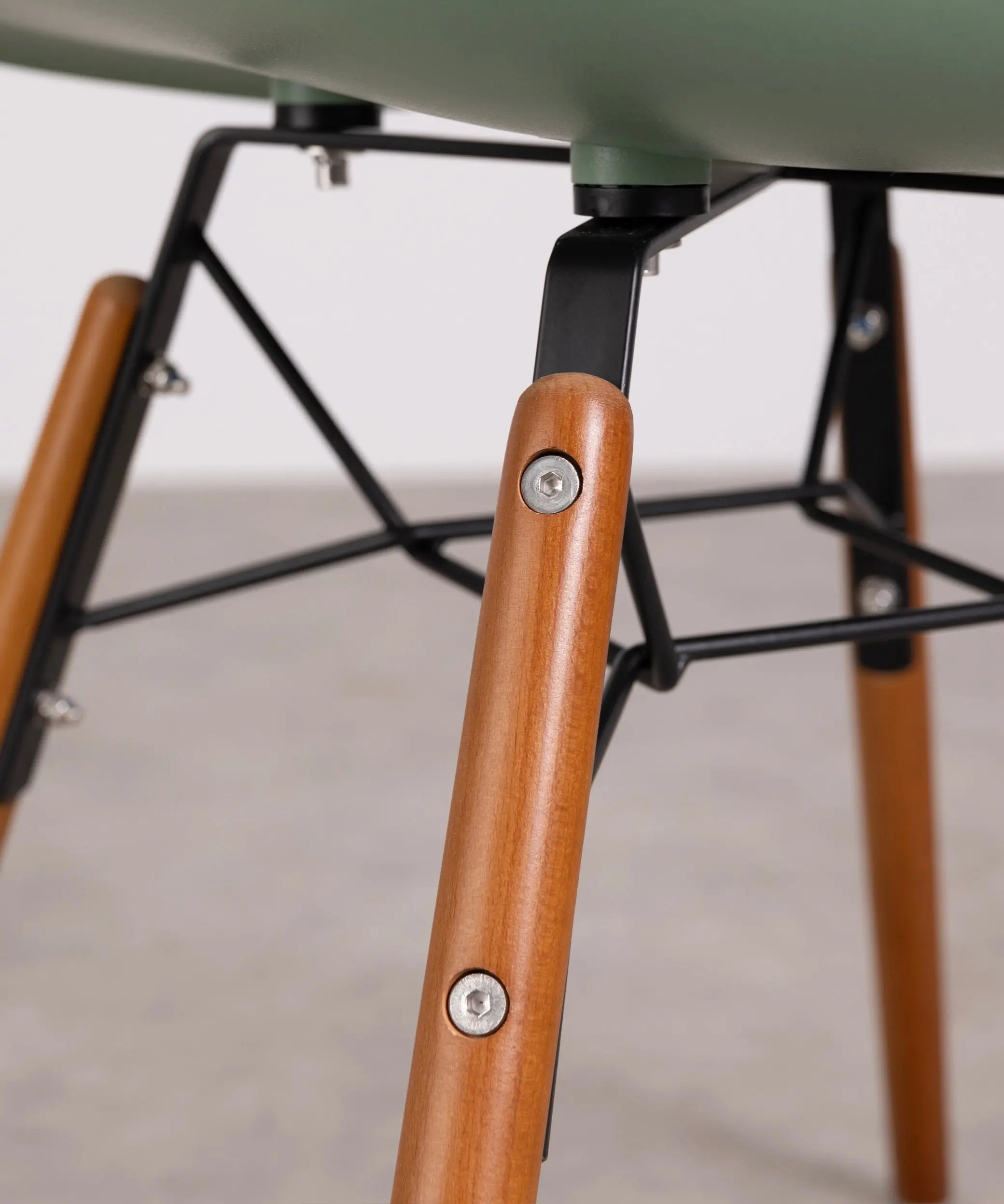 Silla de Polipropileno y Madera Elon Arms – Image 13