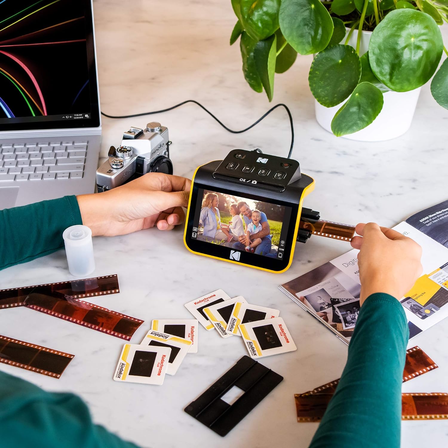 KODAK Slide N Scan avec Grand écran LCD 5 Pouces, convertit Les négatifs et Diapositives Couleur et Noir et Blanc 35 mm, 126, 110 en Haute résolution JPEG 22 MP – Image 5