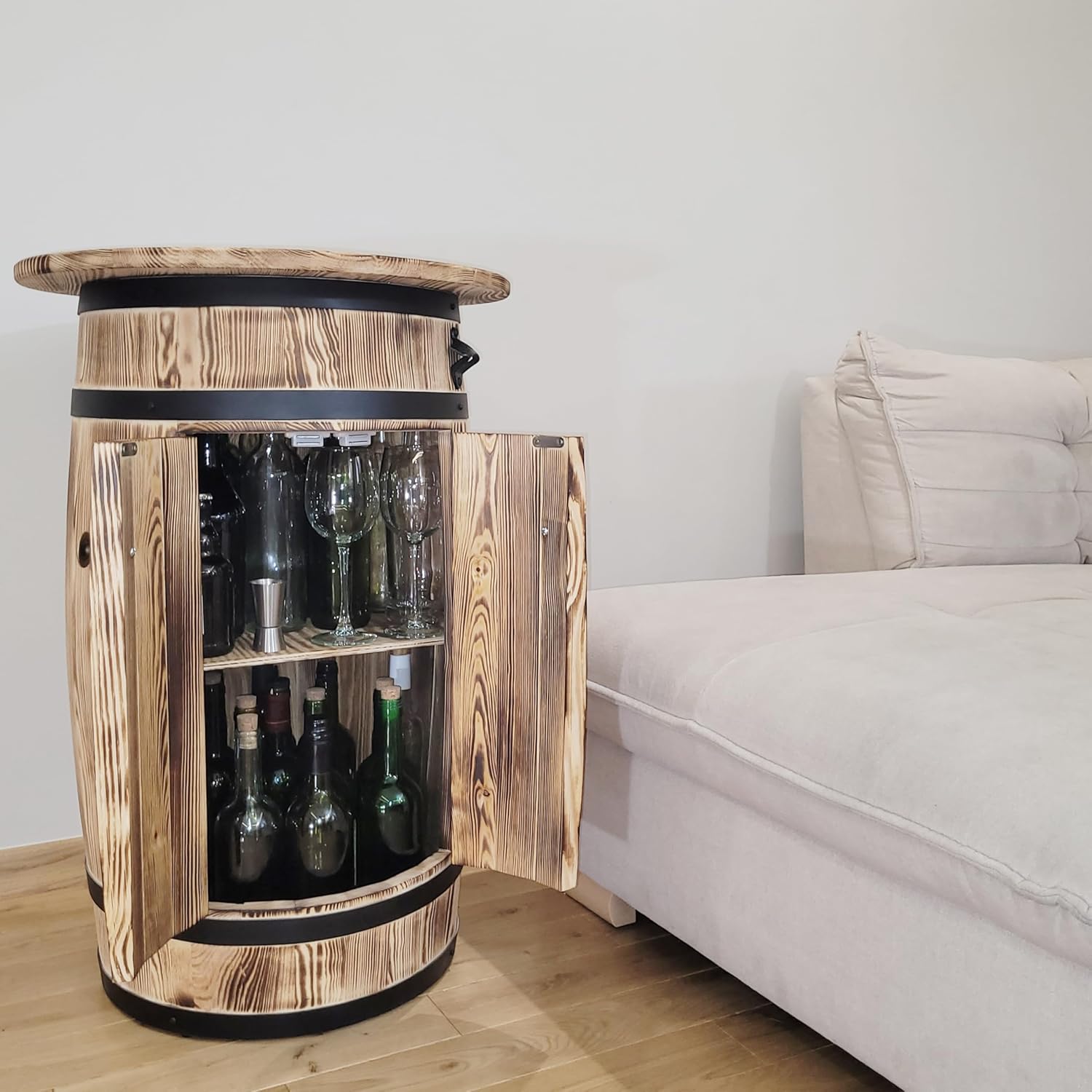 weeco Baril en bois avec étagères et portes pour ranger l'alcool - Meuble de bar avec grande surface de rangement pour 30 à 40 bouteilles - Casier à vin - 80 x 55 x 44 cm - Marron clair – Image 7