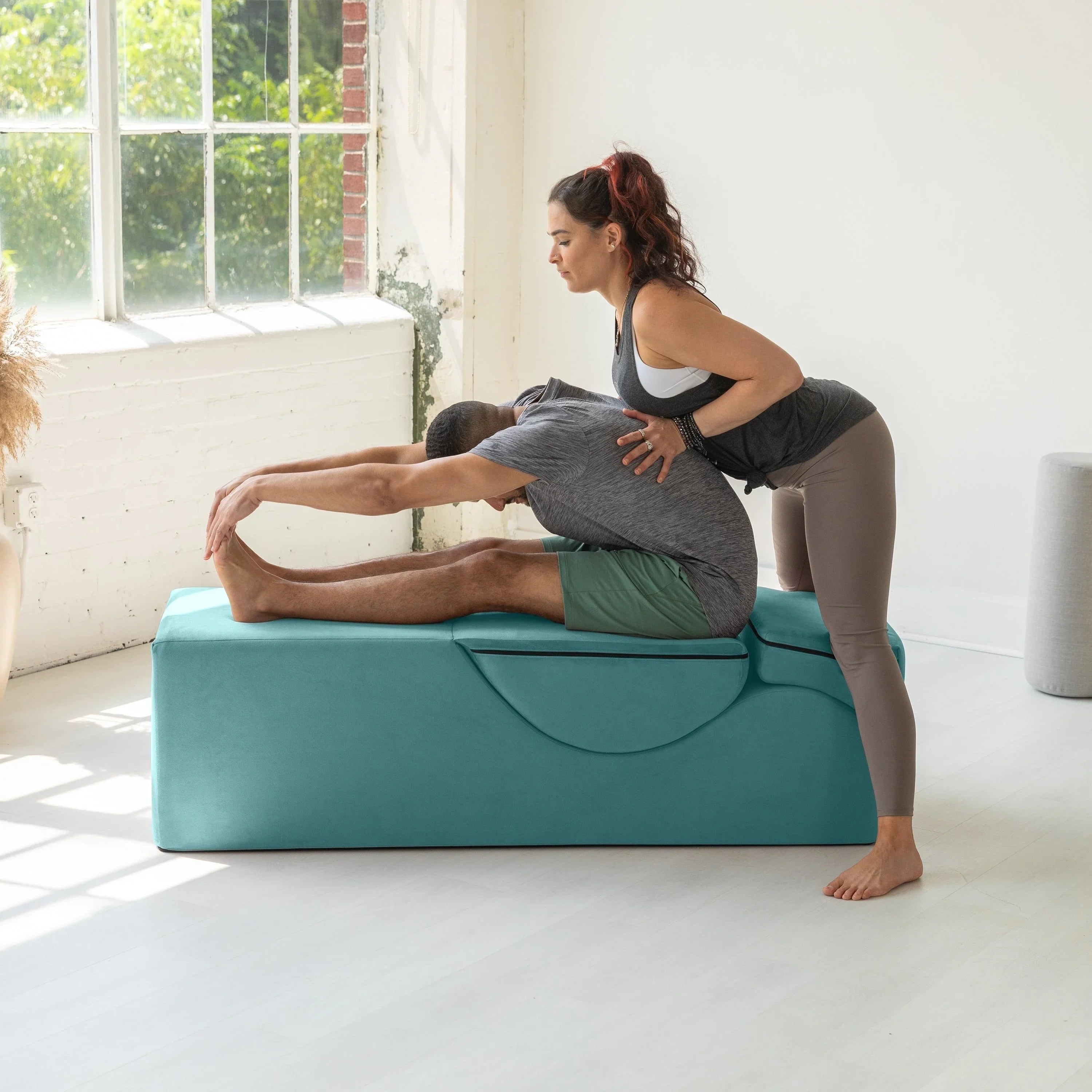 Avana Kami Convertible Chaise / Yoga & Massage - 2-In-1 Ottoman with Concealed Fold Out Yoga Lounge Chair, Microvelvet - N/A – Image 39