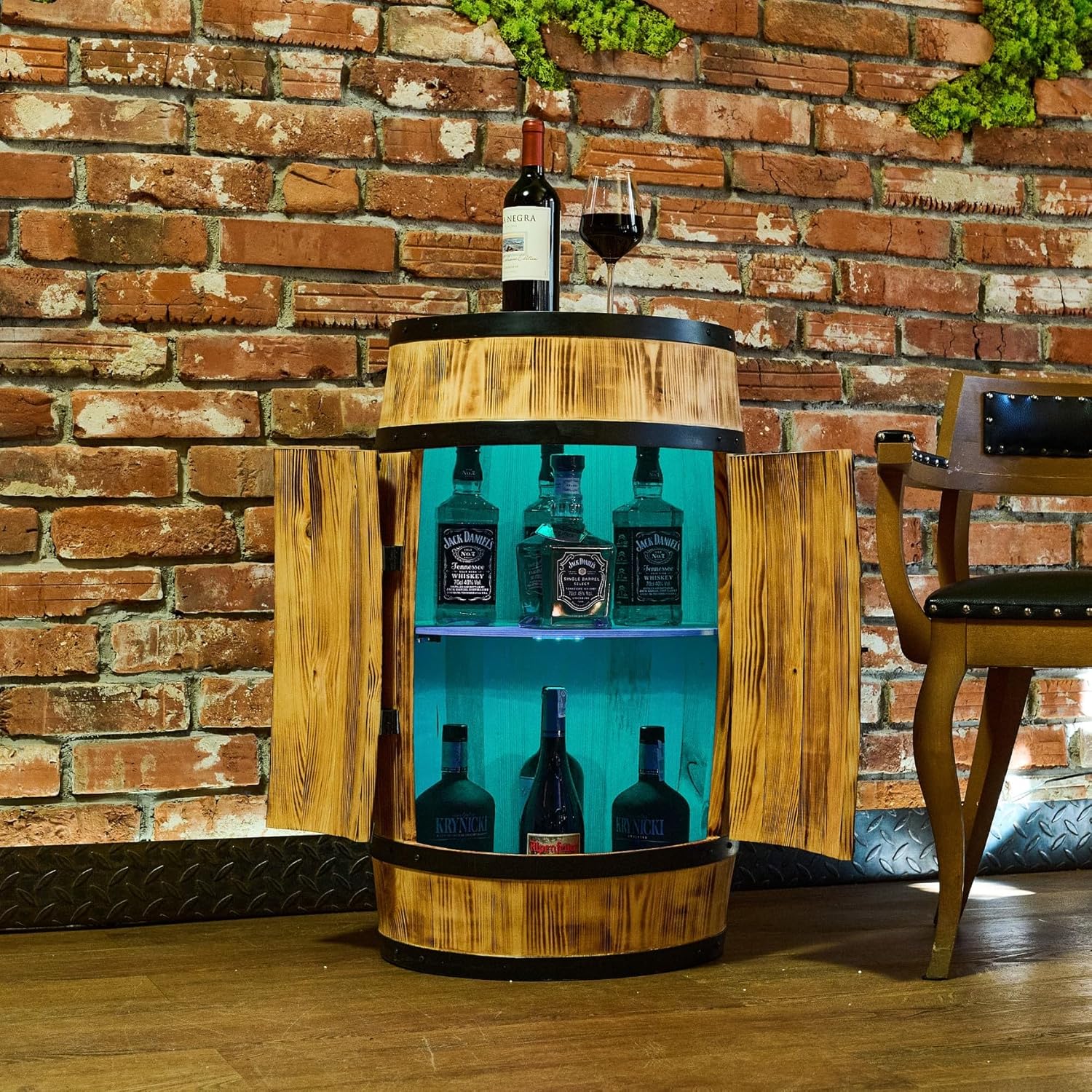 CREATIVE COOPER Tonneau à vin Table haute avec porte et LED RVB - Armoire à alcool Étagère à bouteilles en bois - Tonneau en bois - Mobilier tonneau - Bois de conifère - Étagère à vin - Bar à vin – Image 5